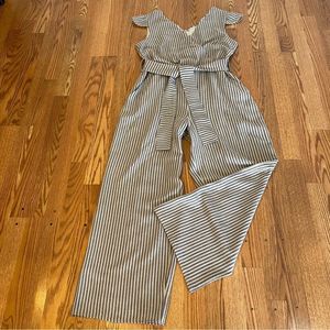 LUCCA COUTURE Cotton Linen Striped
Tan/Blk(Nvy? ) Jumpsuit Sz-L